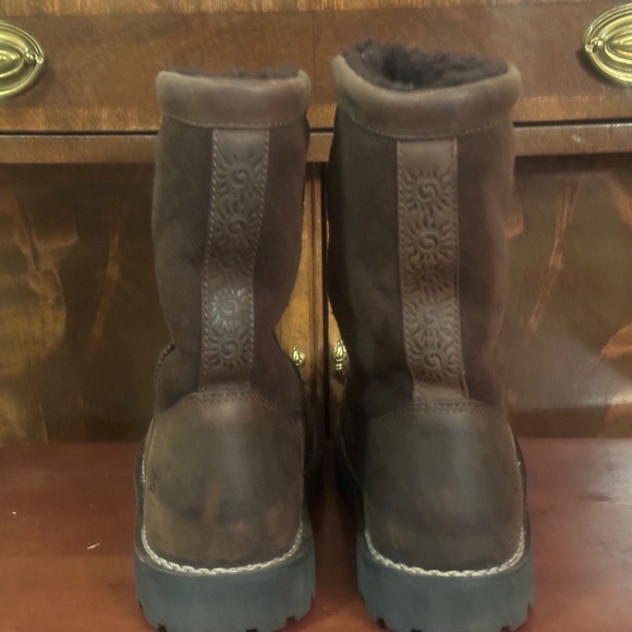 Ugg Australia Beacon 5107 Brown Leather Work Boots - Picture 4 of 9